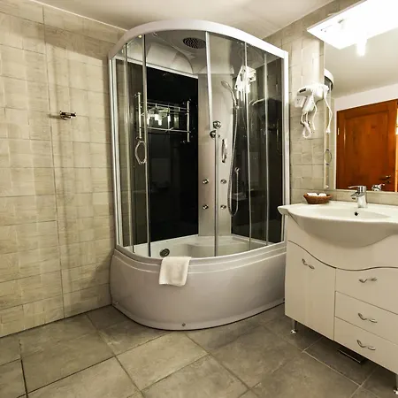 Noblesse House Hotel